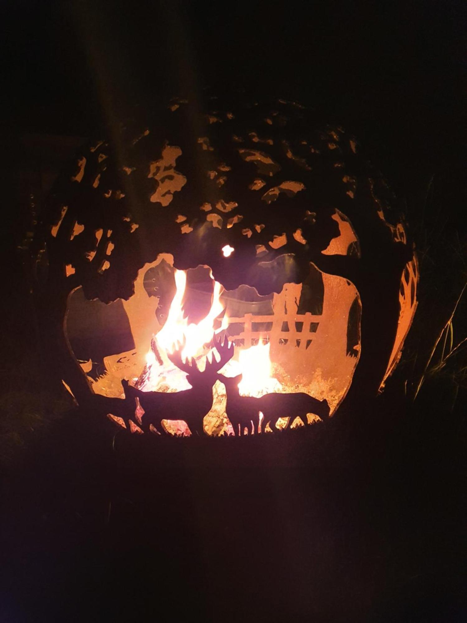 Gilfach Gower Farm Luxury Yurt With Hot Tub Hotel Ammanford Eksteriør billede