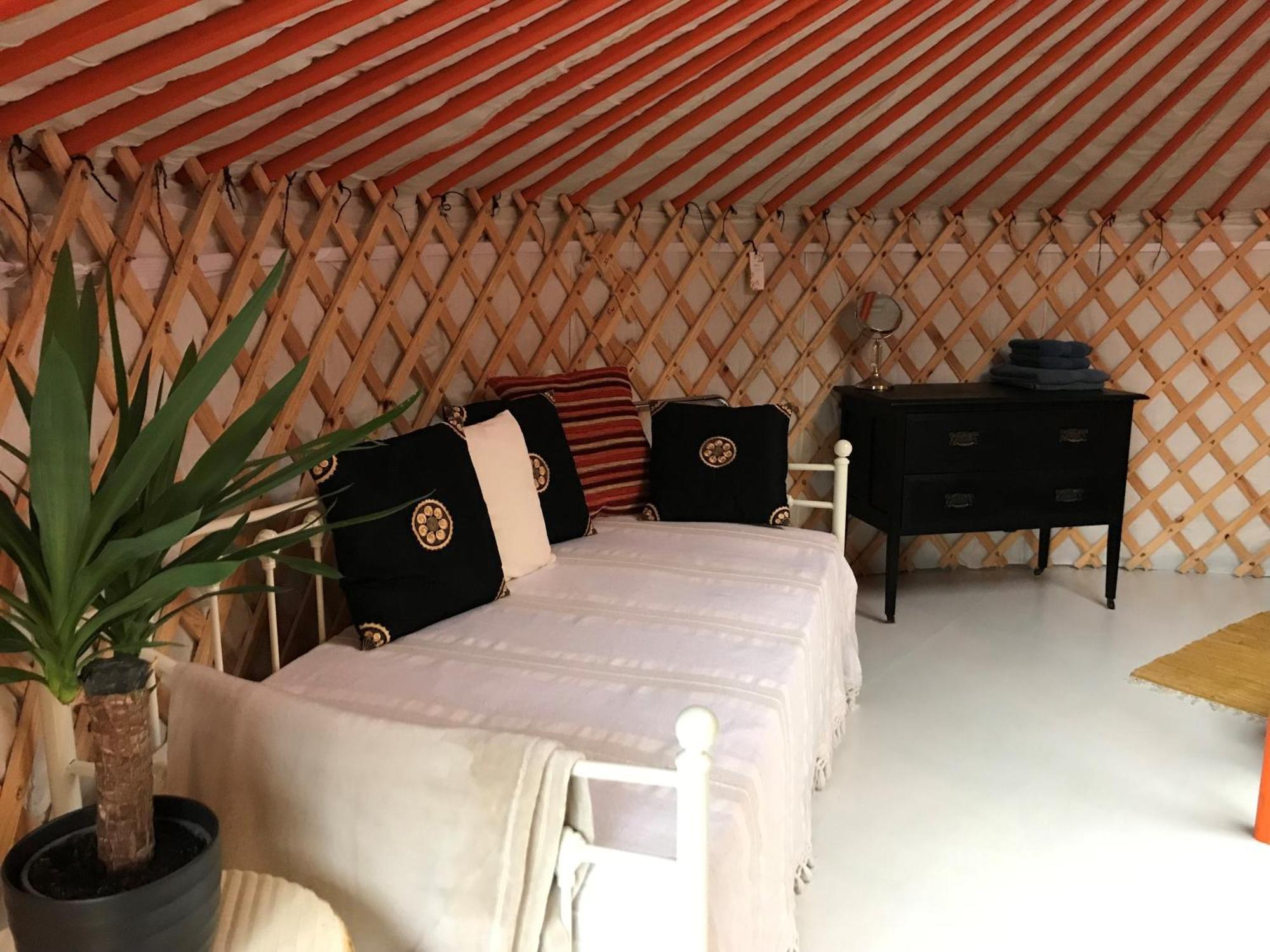 Gilfach Gower Farm Luxury Yurt With Hot Tub Hotel Ammanford Eksteriør billede