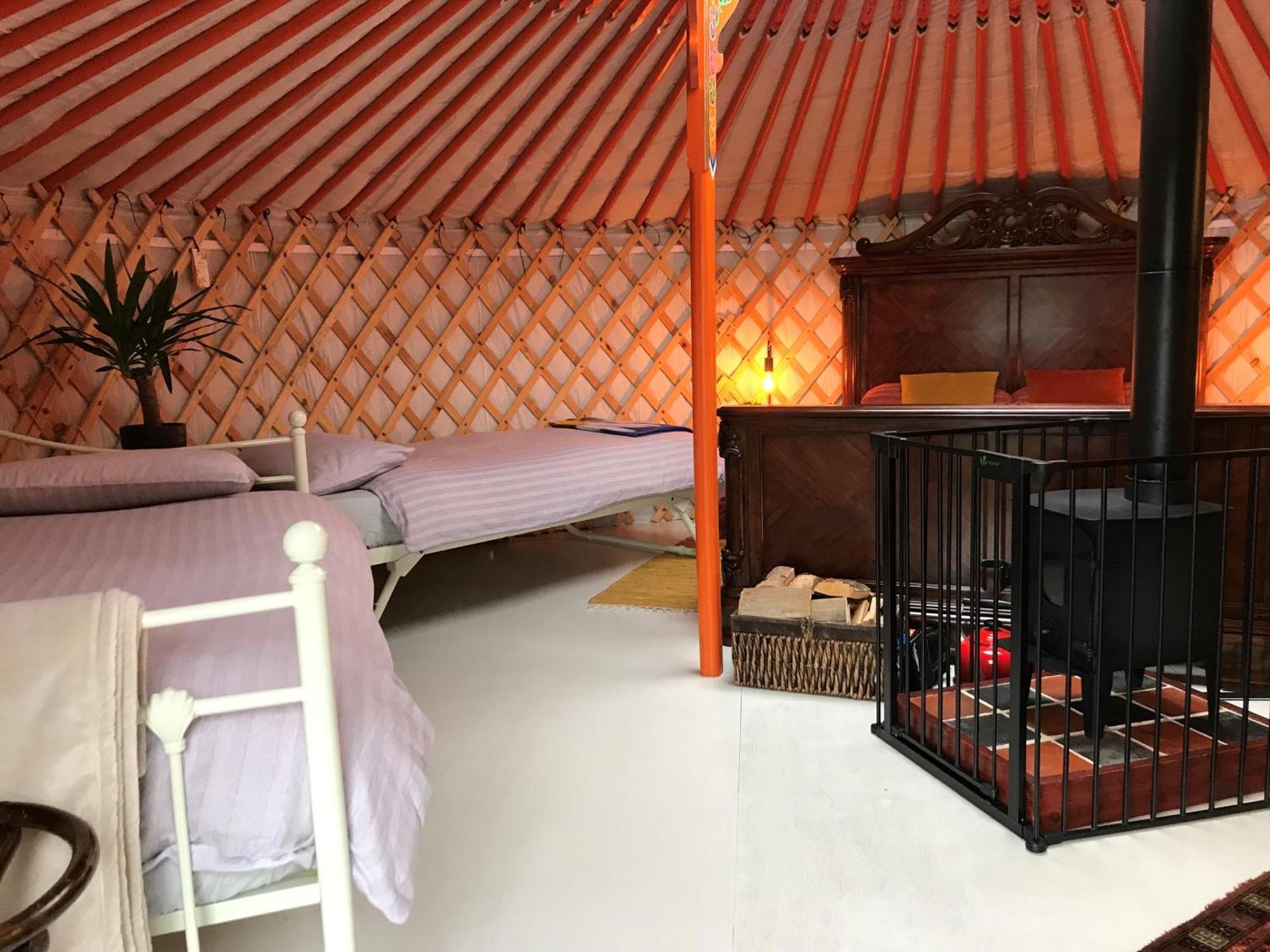 Gilfach Gower Farm Luxury Yurt With Hot Tub Hotel Ammanford Eksteriør billede